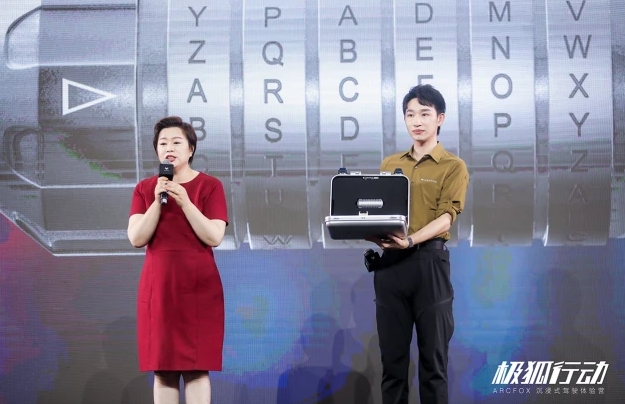 “沉浸式體驗”論道新營銷,極狐破題電動汽車3.0時代