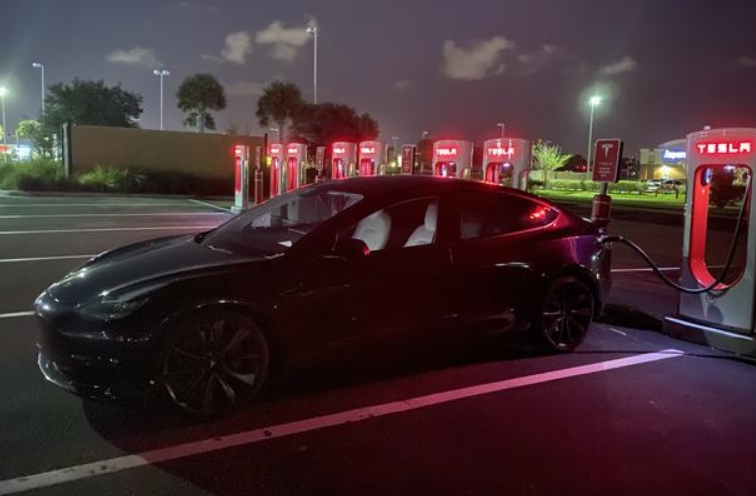 特斯拉增壓器網絡今年將向其他電動汽車開放