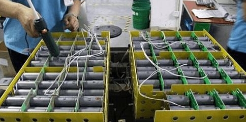 電動汽車中的大哥，安全性能強，幾分鐘充滿電，發售都搶著買