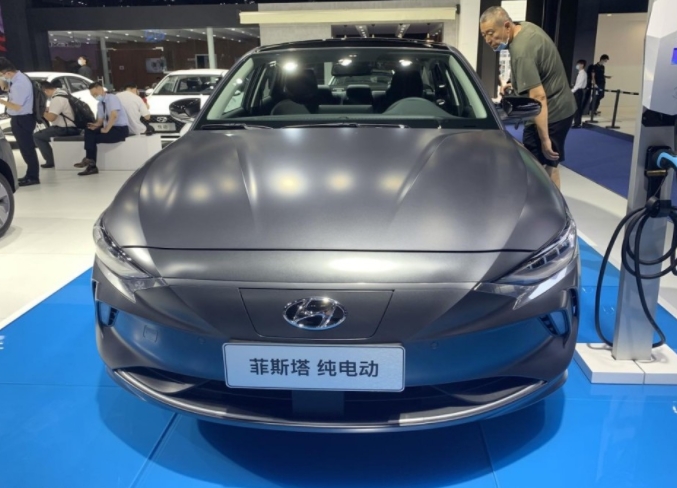 純電動(dòng)汽車到底能不能遠(yuǎn)行，讓菲斯塔純電動(dòng)車來(lái)告訴你