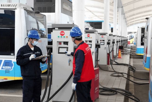 原標(biāo)題：我國(guó)新能源汽車市場(chǎng)騰飛在即，充換電何時(shí)能夠不再“拖后腿”？
