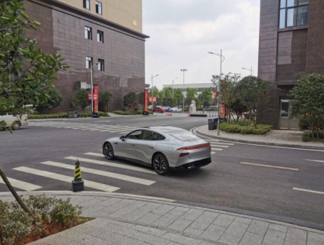 手握20萬，新能源比亞迪漢EV和小鵬P7哪款車更值得入手呢