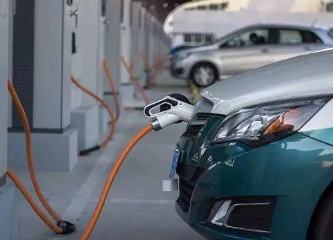 新能源汽車銷量有望達240萬輛，"碳中和"提速電動汽車市場化普及