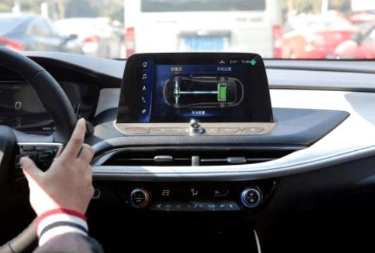 開慣電動車后，真的再也開不慣燃油車了嗎？網(wǎng)友：此話不假