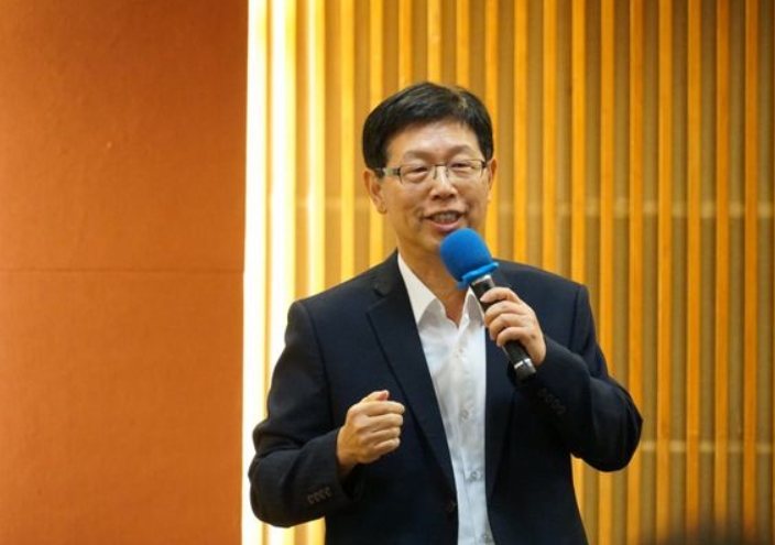 富士康董事長：2023年在美國量產電動車，向生產高科技產品轉型