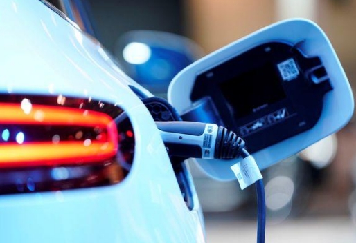 加速追趕特斯拉！奔馳將向電動汽車投資逾400億歐元
