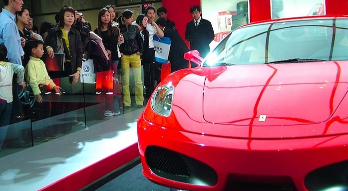 法拉利第二季度盈利翻倍,2025推出首款純電動車