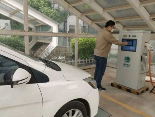 電動(dòng)汽車將變身移動(dòng)充電寶，充電放電二合一，還能輕松賺錢