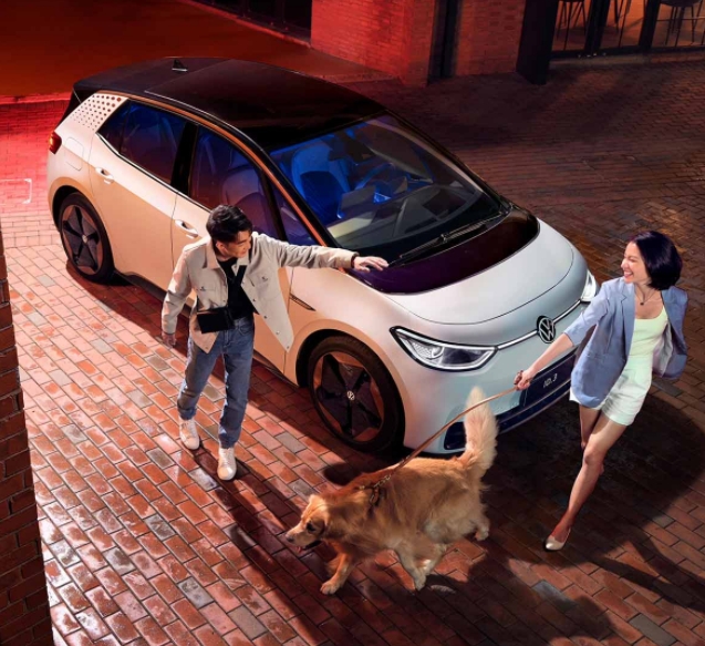 全球首輛大眾汽車正式交付ID.3電動車