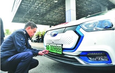 安徽合肥：新能源汽車駛向“高速路”