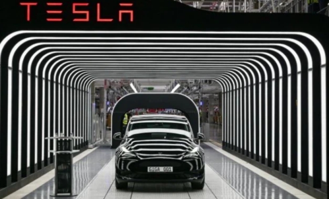 特斯拉第三季度生產了365,923輛電動汽車,比第二季度增長42%