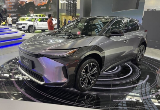 純電動汽車發展如火如荼，豐田章男為何仍要“潑冷水”？