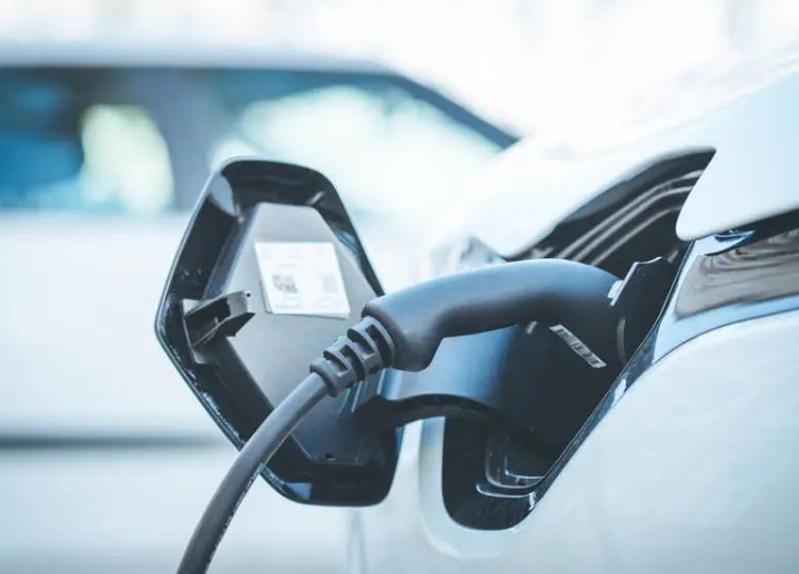 秋意漸濃，您的電動汽車保養(yǎng)了嗎？