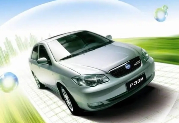 電動汽車VS混合動力汽車，相比之下，哪個更值得買？