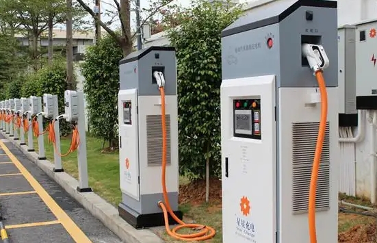 中國充電聯(lián)盟：10月電動汽車公共充電樁環(huán)比增加3.9萬臺同比增長57.71%