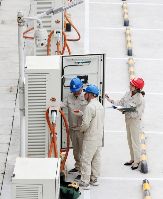 重慶黔江：渝東南最大電動汽車公共充電站將投用