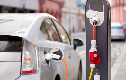 美國電動汽車補貼政策引眾怒