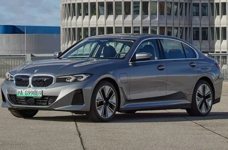 BMWi3作為全電動(dòng)3系首次亮相，僅面向中國(guó)市場(chǎng)