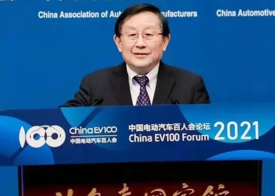 萬鋼：中國新能源汽車加速發展面臨三大挑戰