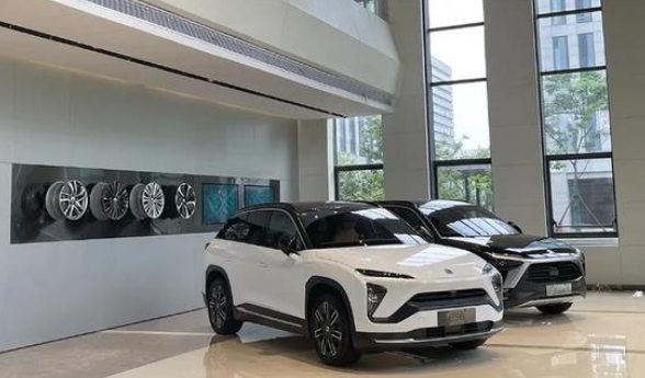新能源車“開進”商場，新消費業態悄然催生？