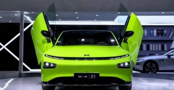 車標是x的電動汽車