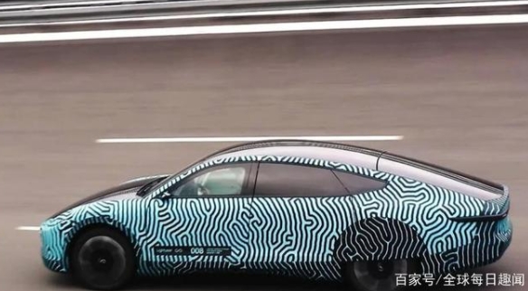 荷蘭太陽能電動汽車計劃今年推出，行駛數(shù)月不充電首付就要108萬