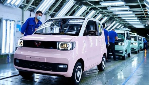 電動(dòng)汽車行業(yè)出現(xiàn)“黑馬”