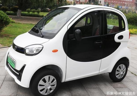 富路四輪電動車評測:搭載1500W電機,續航100公里,帶四輪碟剎