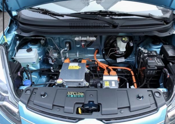 長安旗下高顏值電動汽車，49800元起售，NEDC綜合續航里程達301km