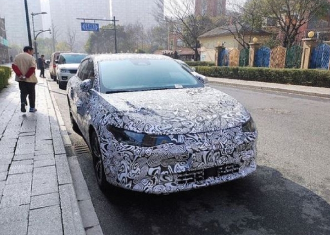 領(lǐng)跑全新轎車曝光，20萬最豪華電動(dòng)轎車？