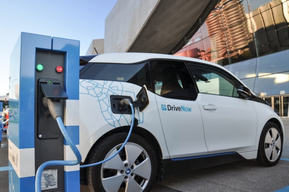 中國科學家研究獲重大突破：電動汽車電池續航里程可匹敵燃油汽車