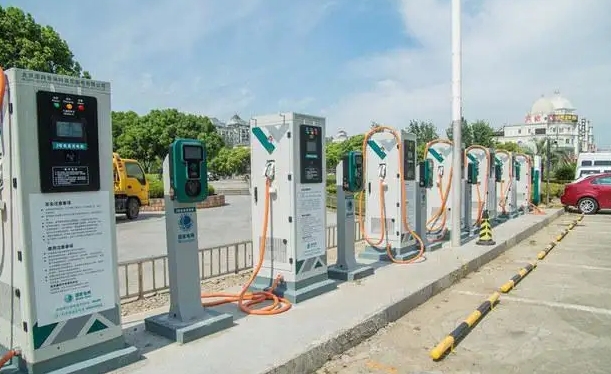“十四五”末——北京市電動(dòng)汽車充電樁將達(dá)70萬(wàn)個(gè)