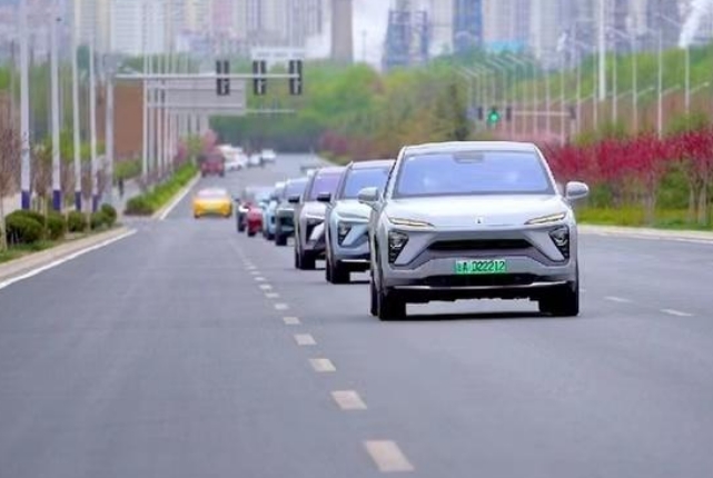 蘭州供電聯袂電動汽車企業開展“綠色出行電亮金城”試乘試駕活動