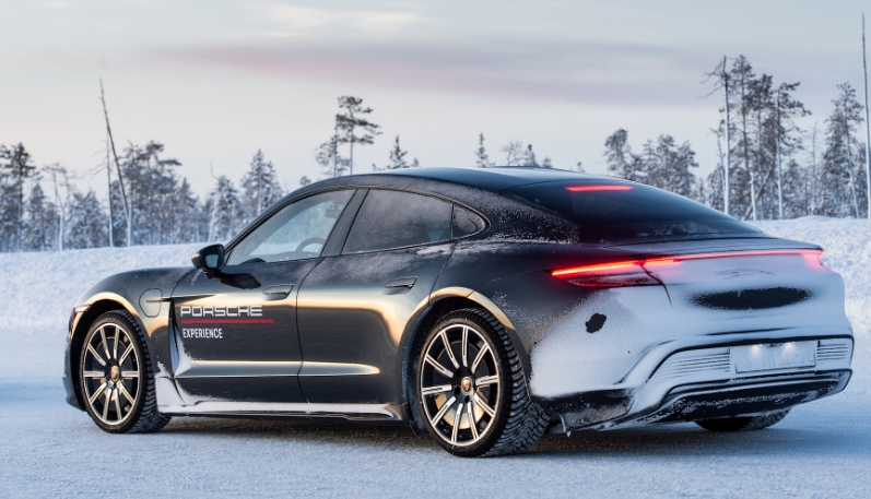 保時捷 Ice Force Pro - Taycan Turbo S 寒冷天氣對每種型號的電動汽車續航里程的影響不同:以下是一些示例