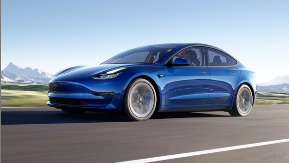 特斯拉Model 3 是夸還是貶?馬斯克稱大眾在電動(dòng)汽車(chē)領(lǐng)域僅次于特斯拉