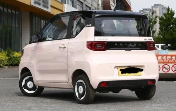 宏光MINIEV車身小巧,續航達到300km