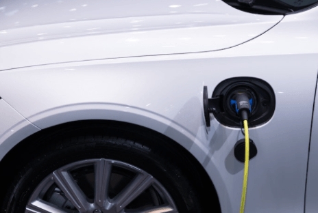 堪薩斯大學研究表明：通過點對點系統電動汽車可以在行駛過程中互相充電