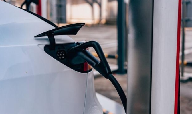 世界燃油車即將淘汰，中國電動汽車準備征服世界