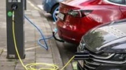 法電動汽車充電點超100萬個