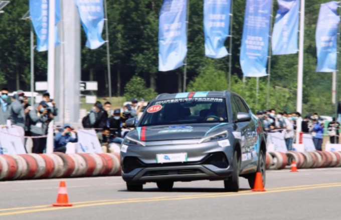 比亞迪海豚、元PLUS斬獲環(huán)青海湖電動(dòng)汽車挑戰(zhàn)賽多項(xiàng)大獎(jiǎng)！