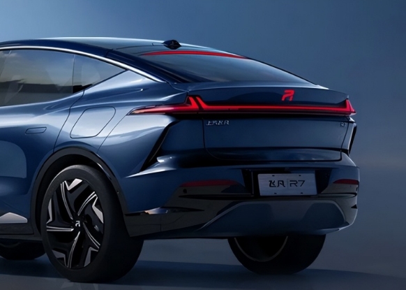飛凡R7：飛凡汽車(chē)專(zhuān)為年輕人而打造的純電動(dòng)汽車(chē)
