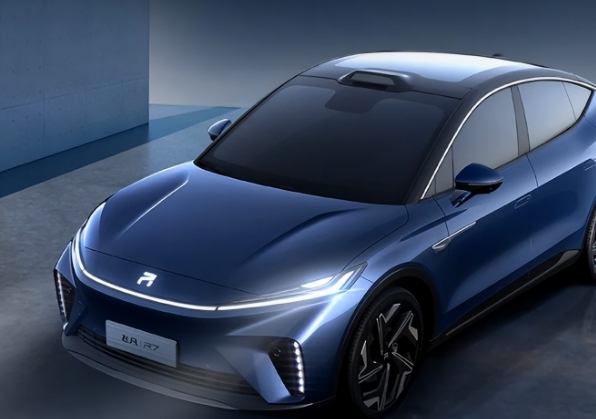 飛凡R7：飛凡汽車(chē)專(zhuān)為年輕人而打造的純電動(dòng)汽車(chē)