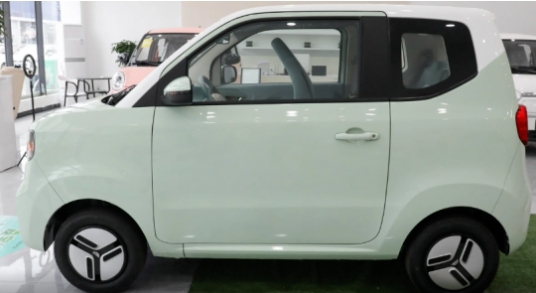 新能源汽車“她時(shí)代”來臨，凌寶Uni打造新一代女神車