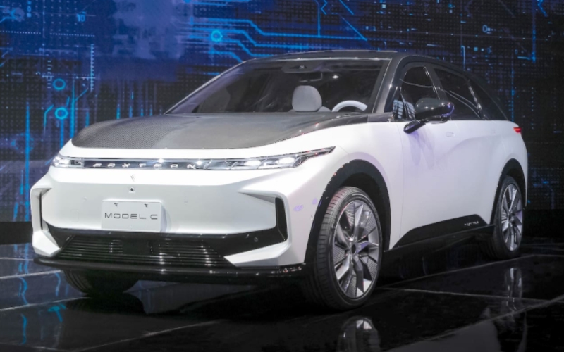 鴻海ModelC電動汽車明日開啟預購，量產版預計10月18日亮相