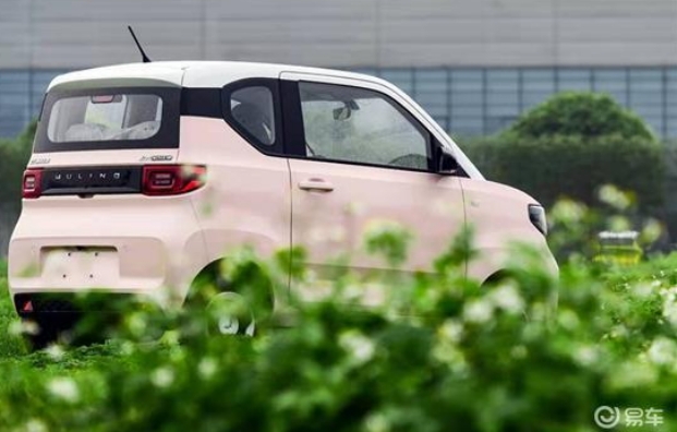 想買小型電動汽車，別忽略五菱宏光MINI