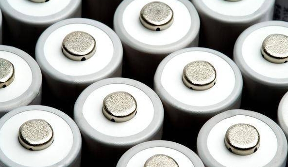 分析稱，特斯拉能夠確保其電動汽車和儲能產(chǎn)品的電池供應(yīng)