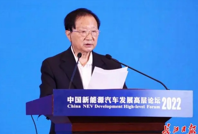 中國電動汽車百人會理事長陳清泰:新能源汽車已從市場培育轉向市場驅動