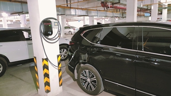 買了電動汽車卻只能到小區外充電社區回應擬建設共享充電樁