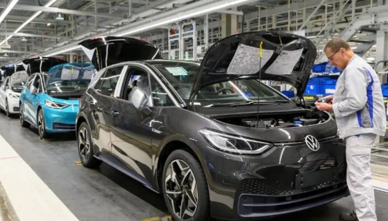 特斯拉擊敗大眾汽車奪得2022年德國電動汽車銷量冠軍