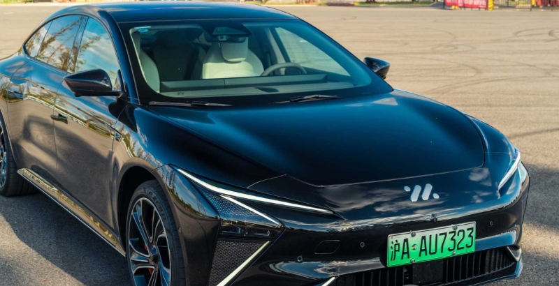 智己L7電動(dòng)轎車擁有威廉姆斯改裝底盤，阿里巴巴血統(tǒng)